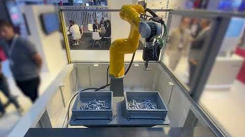 3D Bin Picking of Shiny Bolts Showcase