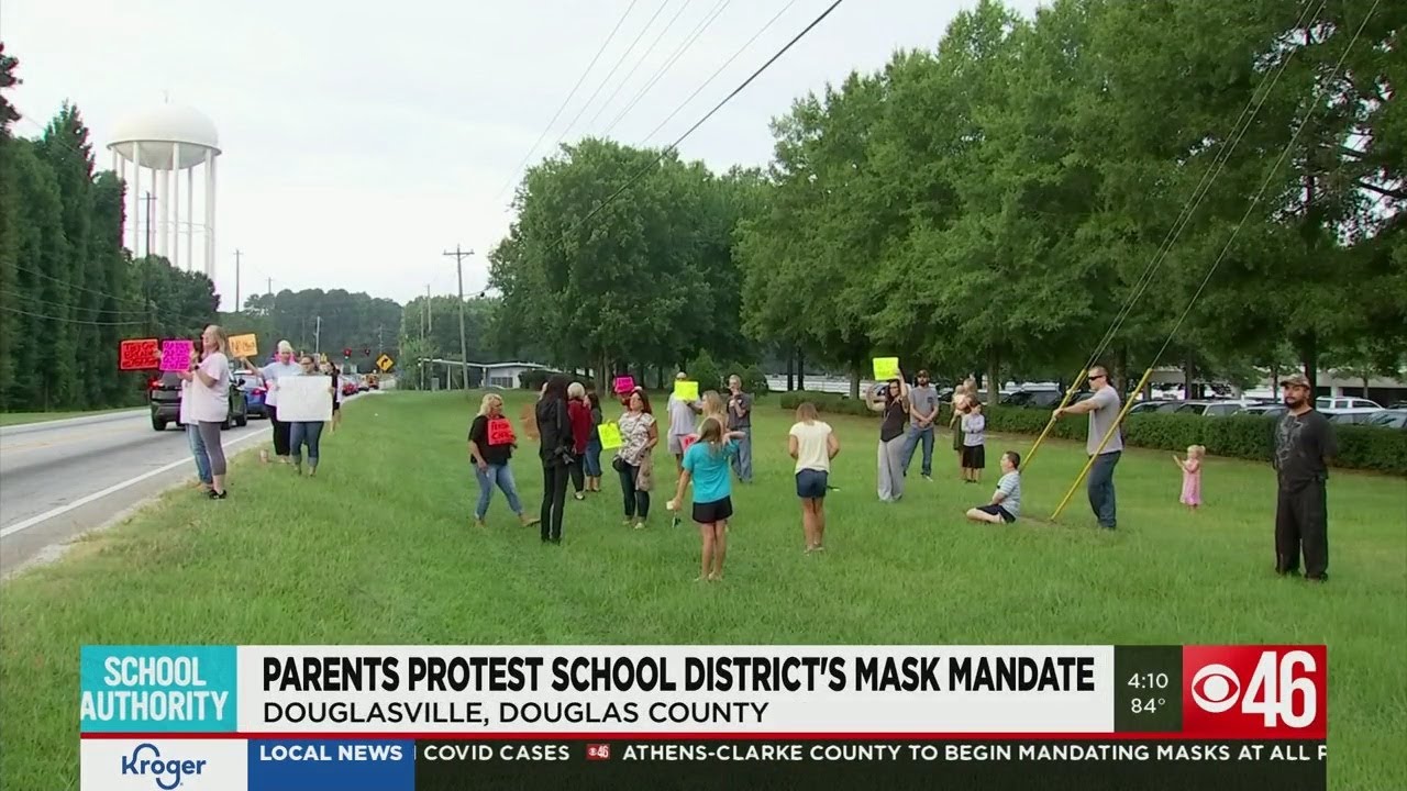 Parents protest school district's mask mandate - YouTube