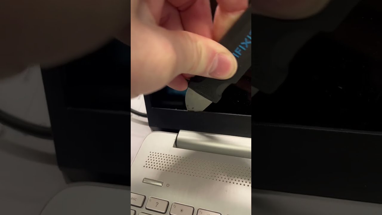 Laptop Screen Replacement In 30 Seconds Lcd Repair Hp Guide Howto Screenreplacement