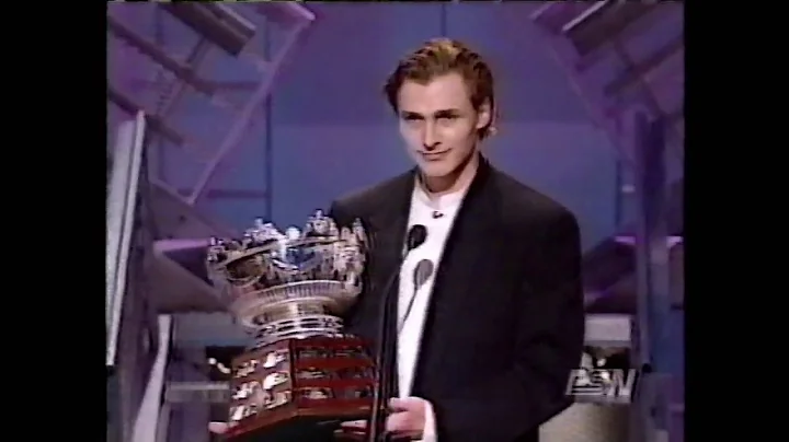 NHL Season 1993-94. Sergei Fedorov receives Selke ...