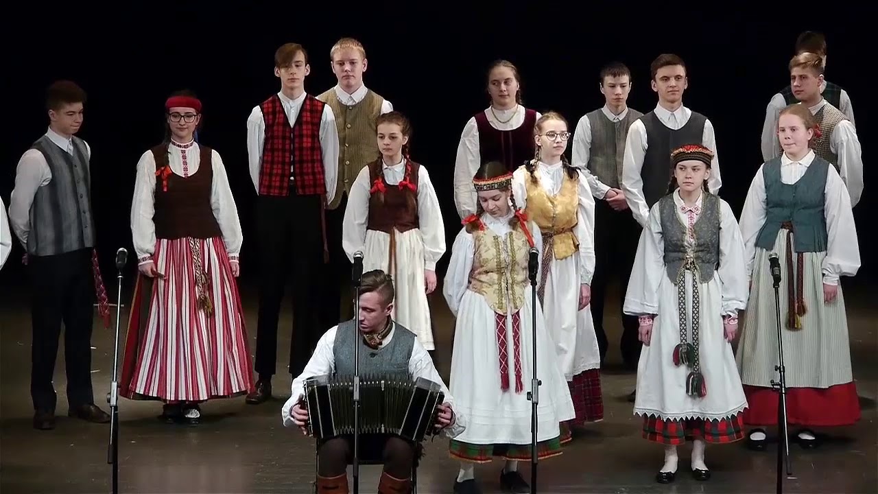 Kauno VDU „Atžalyno“ progimnazijos vaikų folkloro ansamblio „Kaukutis“ koncertas.