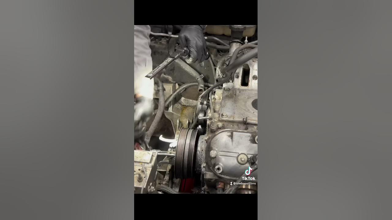 C5 CORVETTE HARMONIC BALANCER REMOVAL - YouTube