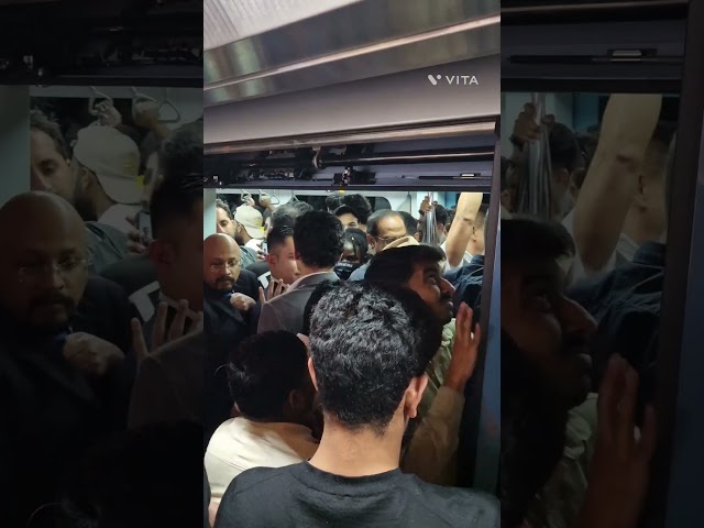 Dubai metro.  #dubai #metro #traffic