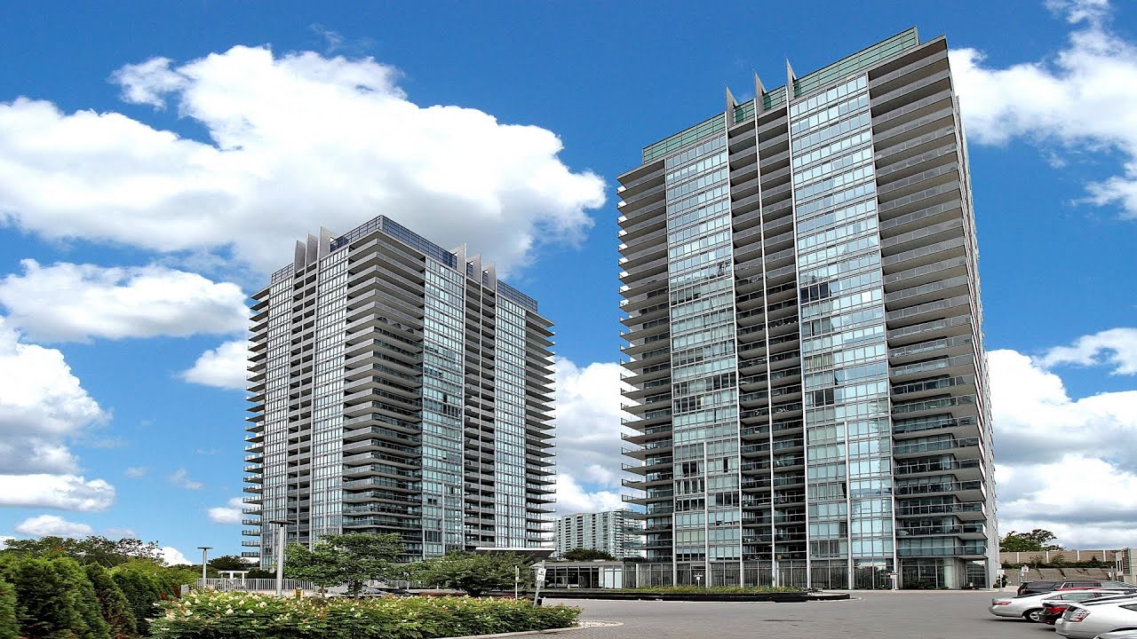 Condo of the week 88 Park Lawn Road