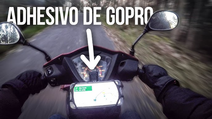 Circula en moto con tu móvil delante con este soporte para fijarlo junto al  retrovisor, por solo 15 euros en