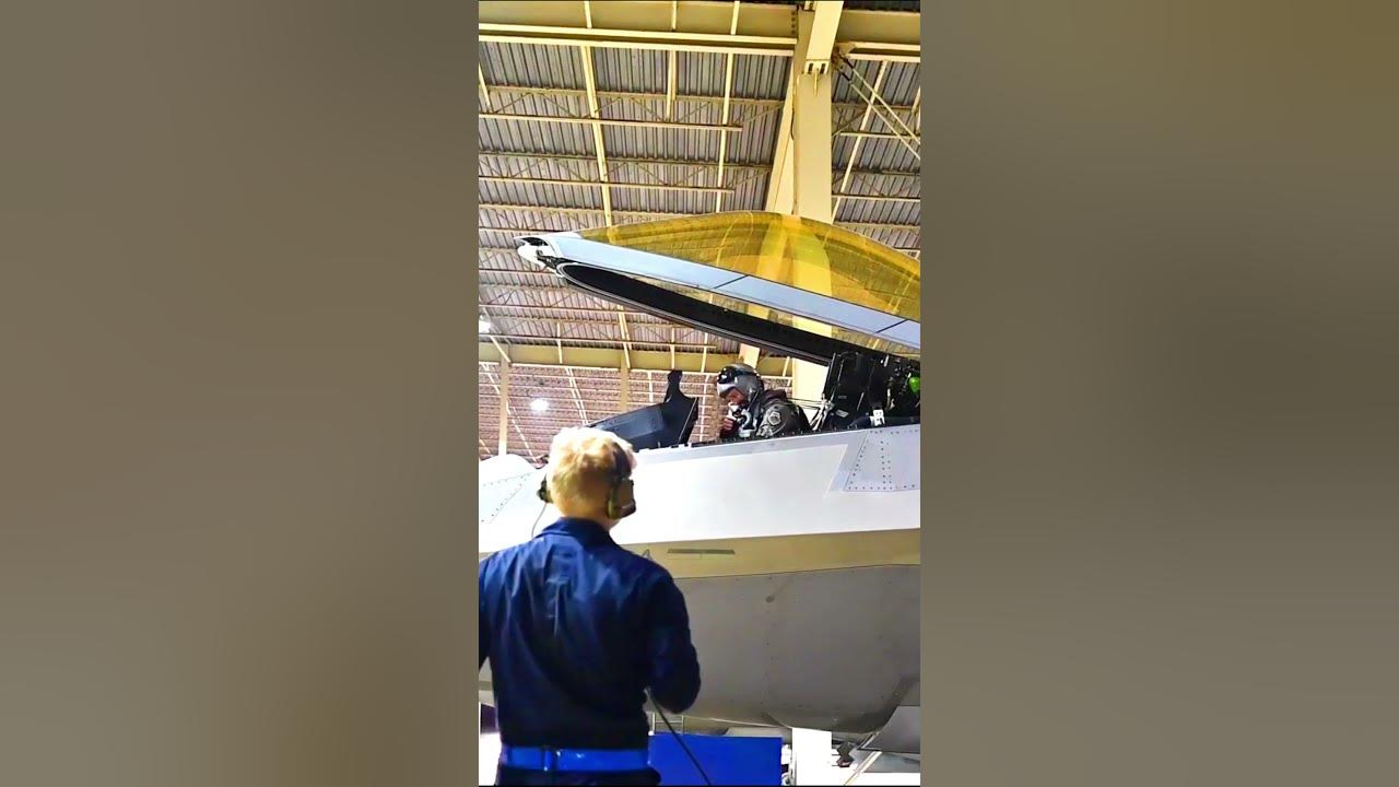 F 22 Raptor Jet Engine Start Up