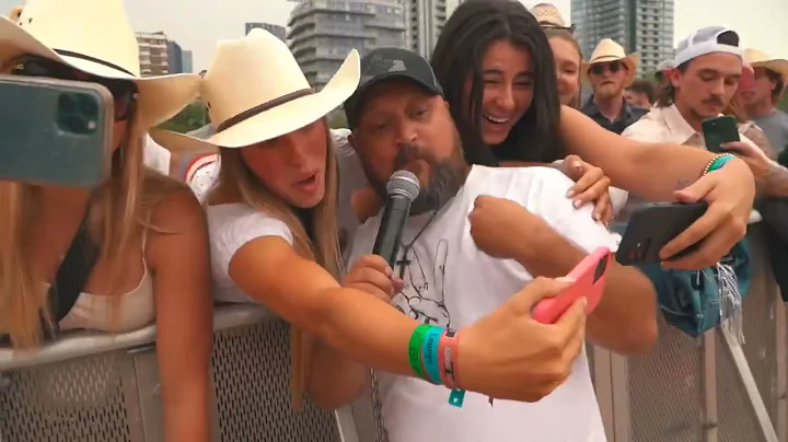 Aaron Goodvin | 2022 Country Thunder Recap ("Boy L...