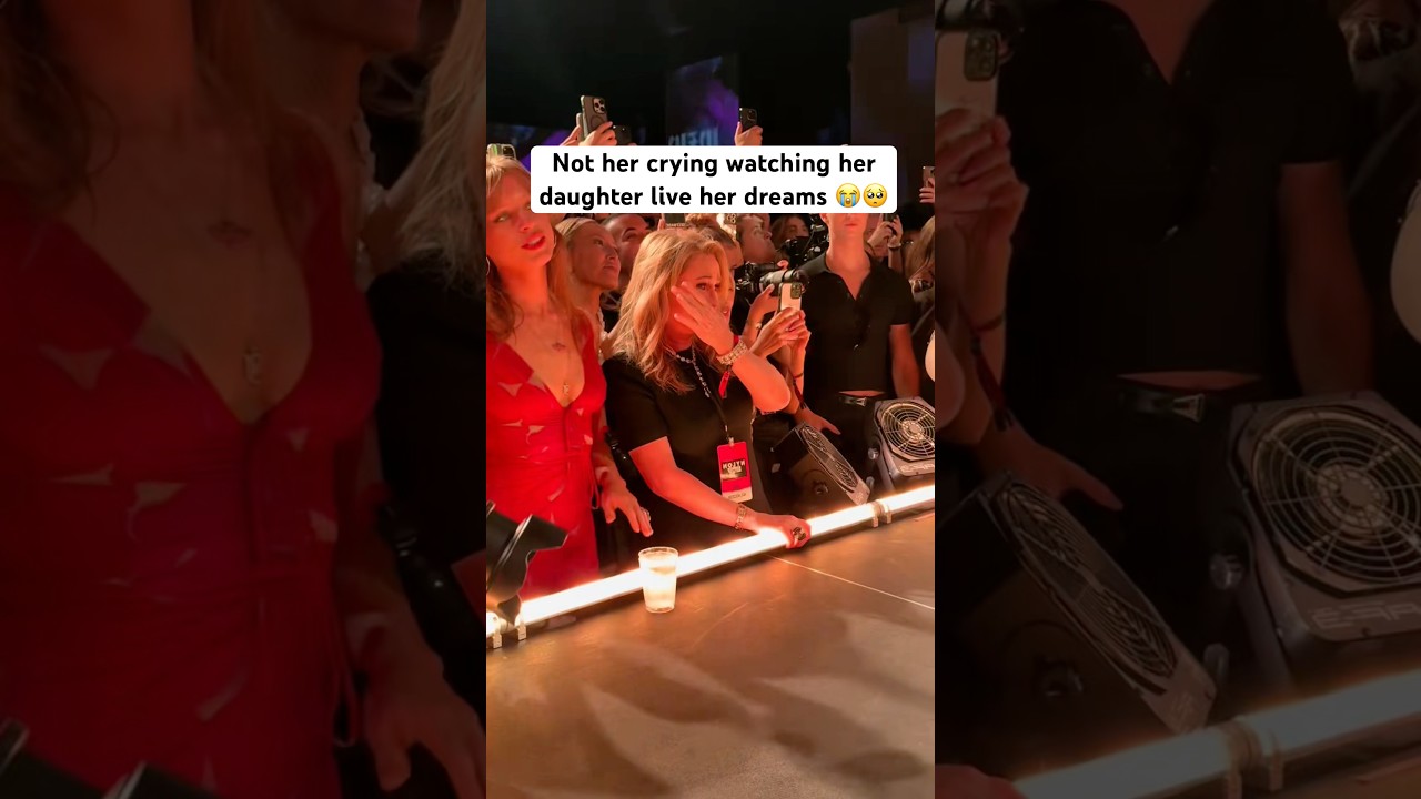 We love a supportive MOTHER!! | CheapSeatsClub 