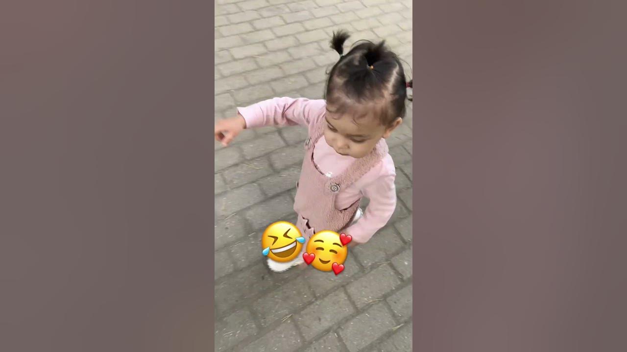 Маленькая дочка уже командует маме ))🤣 - YouTube