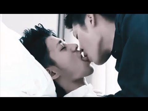 My favorite gay kiss SCENE