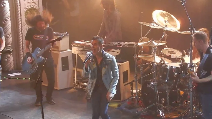 Foo Fighters - Mountain Song (With Perry Farrell) ...