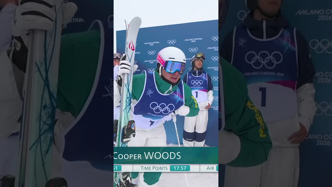 ⁣What a run! 🤩 Cooper Woods wins gold for Team Australia in the #FreestyleSkiing men's moguls!