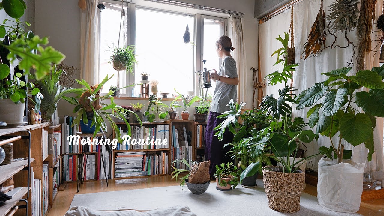 Утренний распорядок дня в выходные дни | Жизнь японской супружеской пары | Уход за растениями