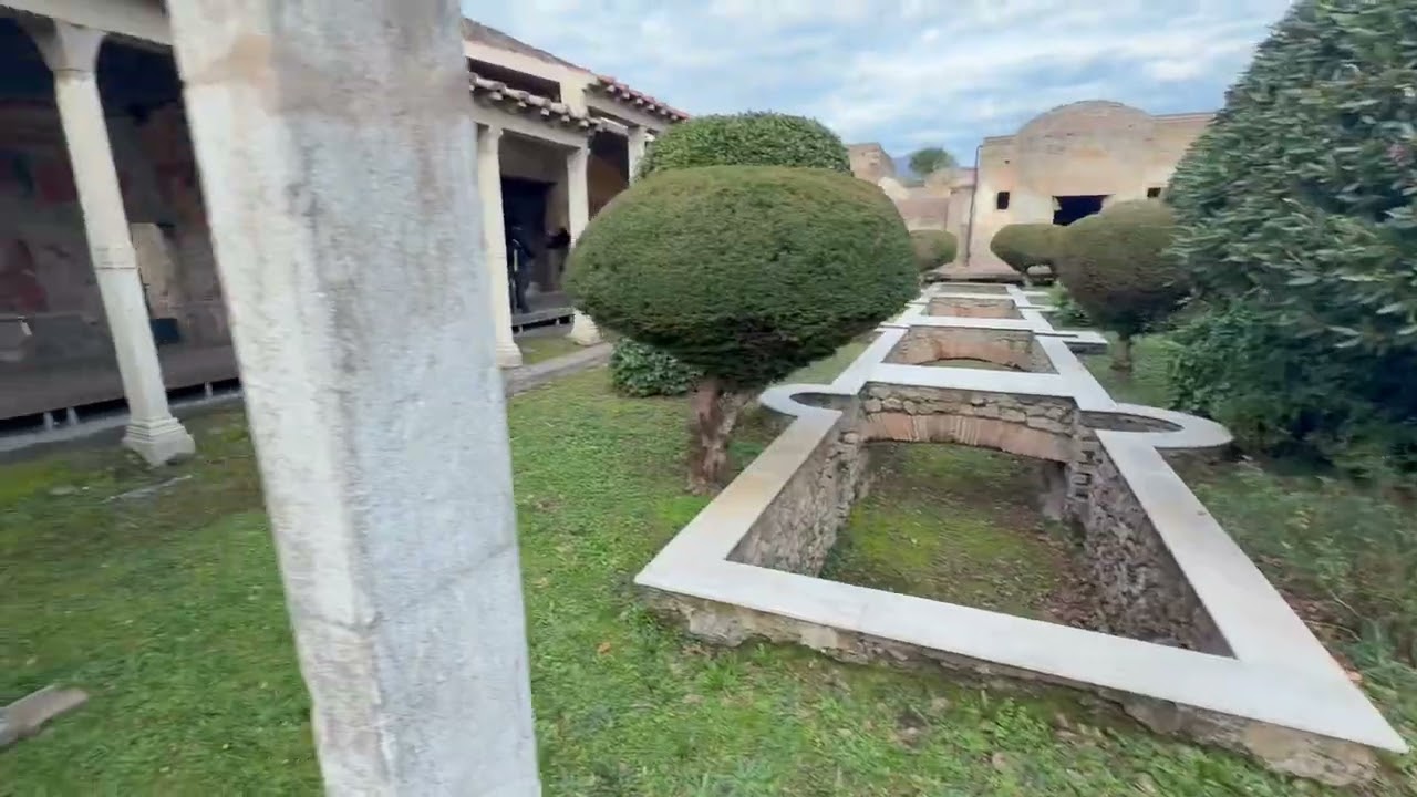 Pompeii Ruins | A Sneak Peek into the Roman City Buries Under Volcanic Ash for 2 Centuries
