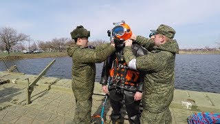 Погружение водолазов в новейшем снаряжении