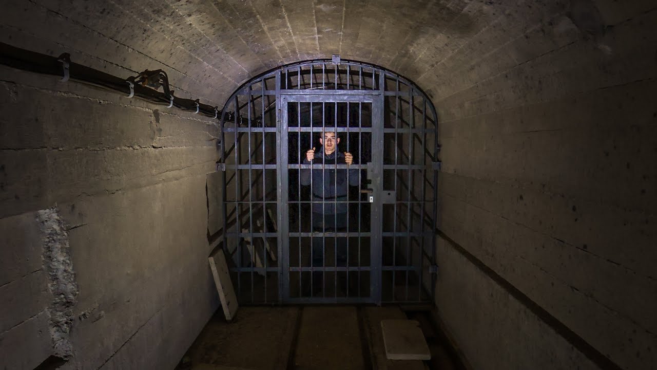 RIESEN HALLEN - Bunker - Lost Place