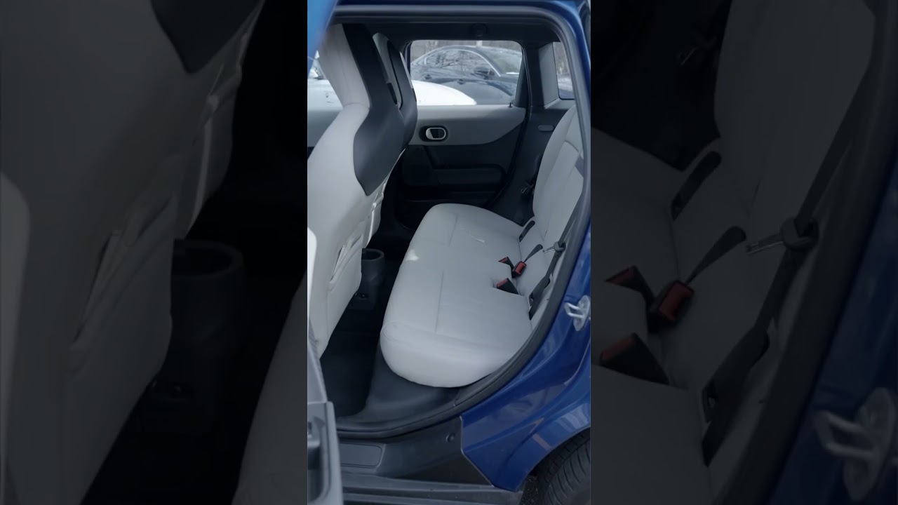 Striking in Blazing Blue💙 The MINI Cooper S Hardtop 4 Door is ready to turn heads and take on the r