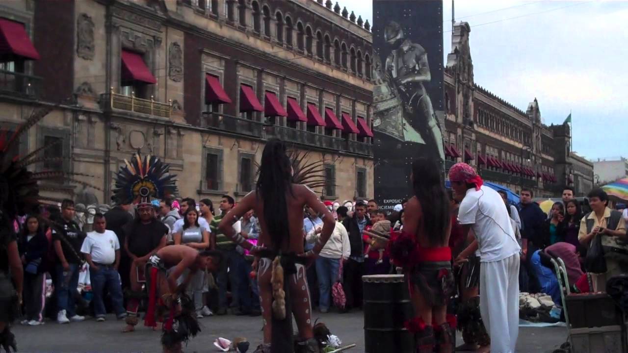 El Zócalo Square - INDIAN DANCE RITUAL - Mexico City
