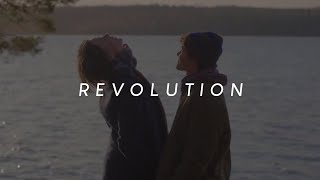 Elias – Revolution (Sub. español) | Wilhelm & Simon Resimi