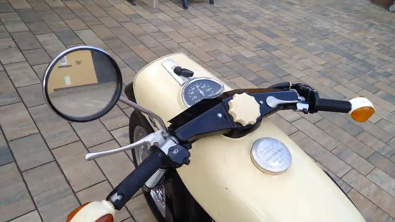 Mz es 250/2 trophy. Reakcja na gaz po założeniu zapłonu CDI i gaźnika PWK. Nie ten motor :)