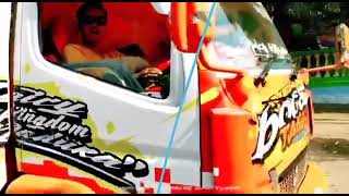 Tempel Ketat Bocah Tamfan