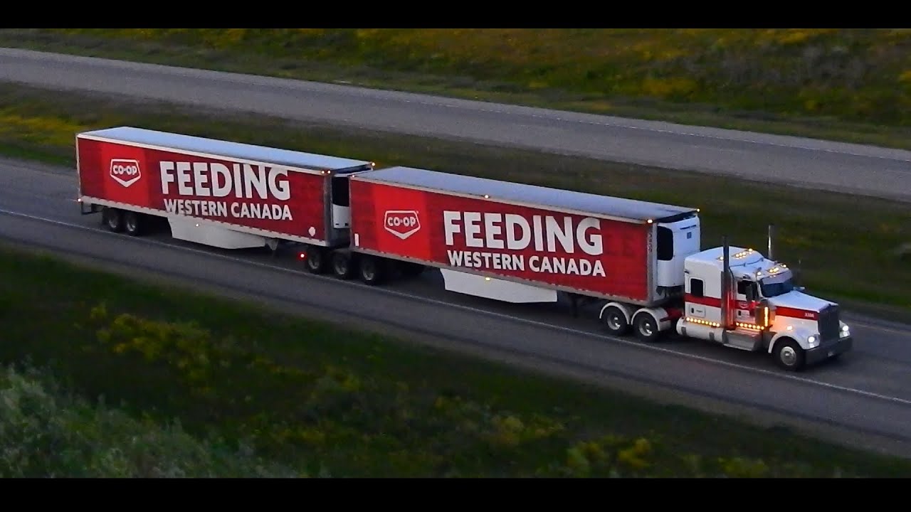 Truck Spotting - Hwy 11 | Roadtrains battling the Blackstrap Hill! B-triples, B-doubles, Custom 589