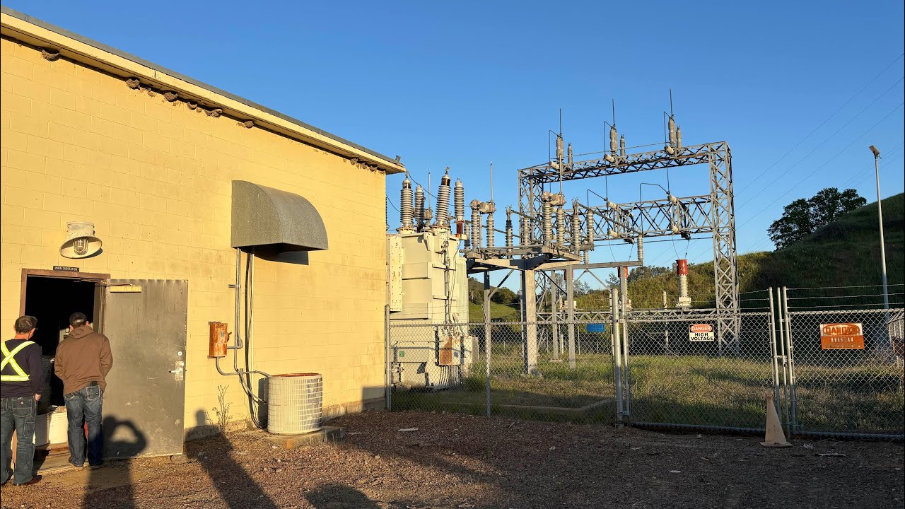 Discom Switchyard Walking through a decommissioned HV switchyard at an old mining company ...
