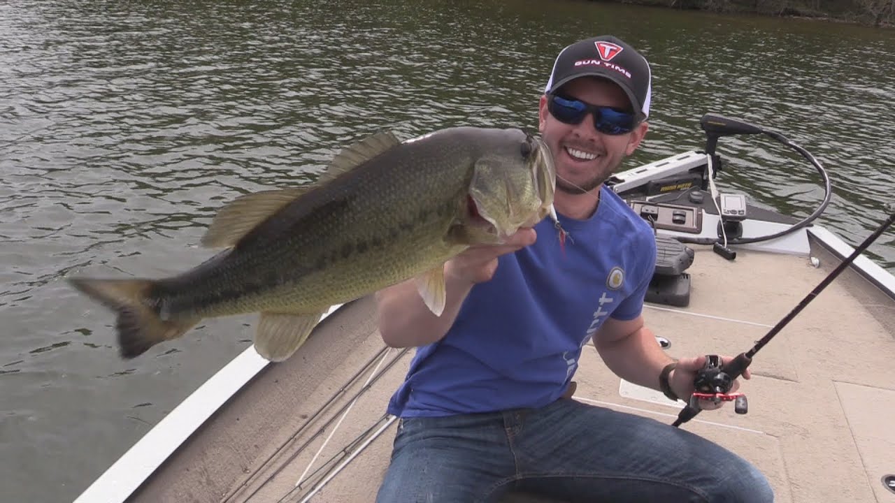 Bass Fishing Percy Priest Lake in Nashville Tennessee - YouTube