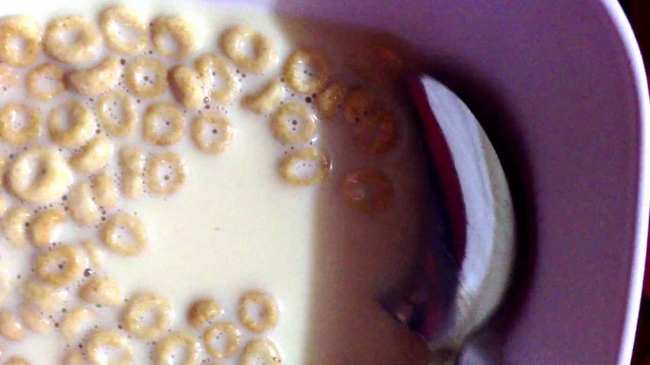 Whisper in spanish/ susurro en español eating cereal YouTube