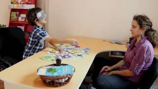 : Iliya (8 yrs) selects correct cards with closed eyes 2/4 | The Art of Living Bulgaria