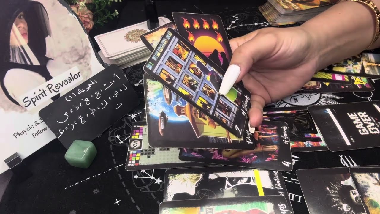 شخص بعدك عنه قلب حياته😩صمتك غير حساباته/يتمنى الرجوع لك/ولكن ينتظر ان تضعف وتتواصل/هل يستسلم!