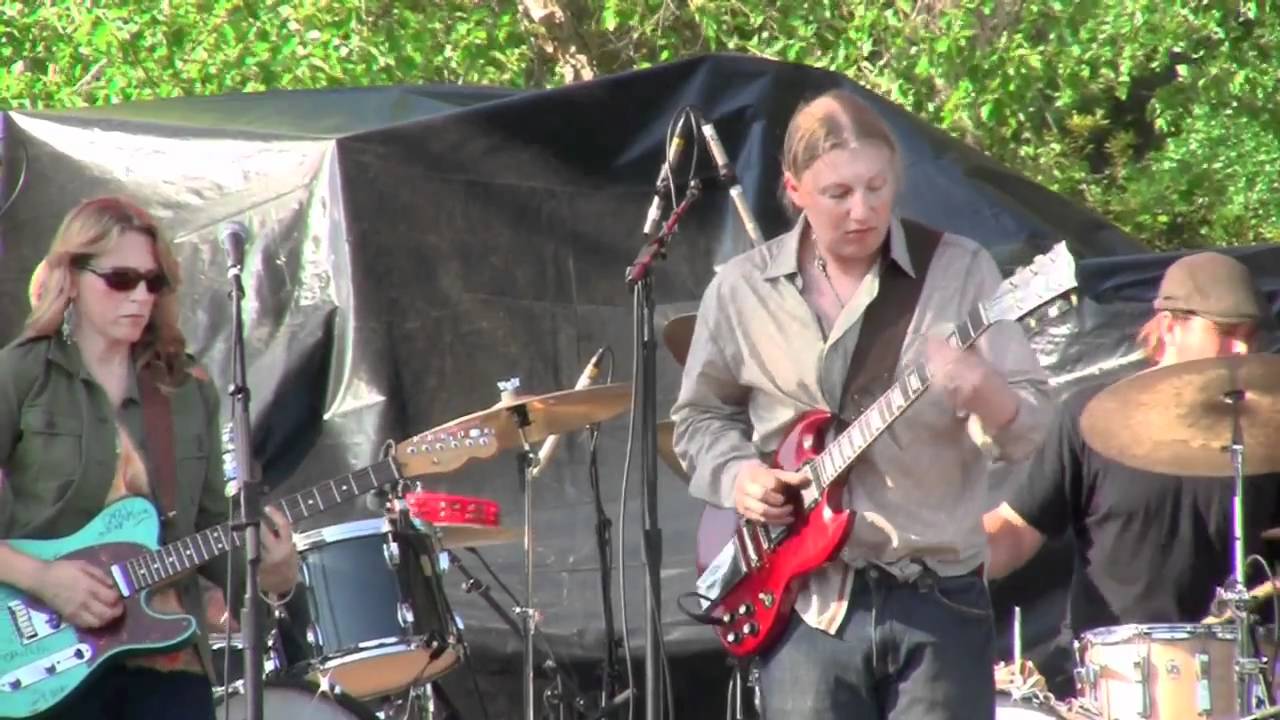 allman brothers integrantes Tedeschi Trucks Band - Standing on the Edge (Wanee 2011)