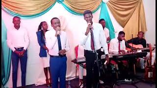 Au Concert Warisse De Franck Emeraude Ivan Tchitombi