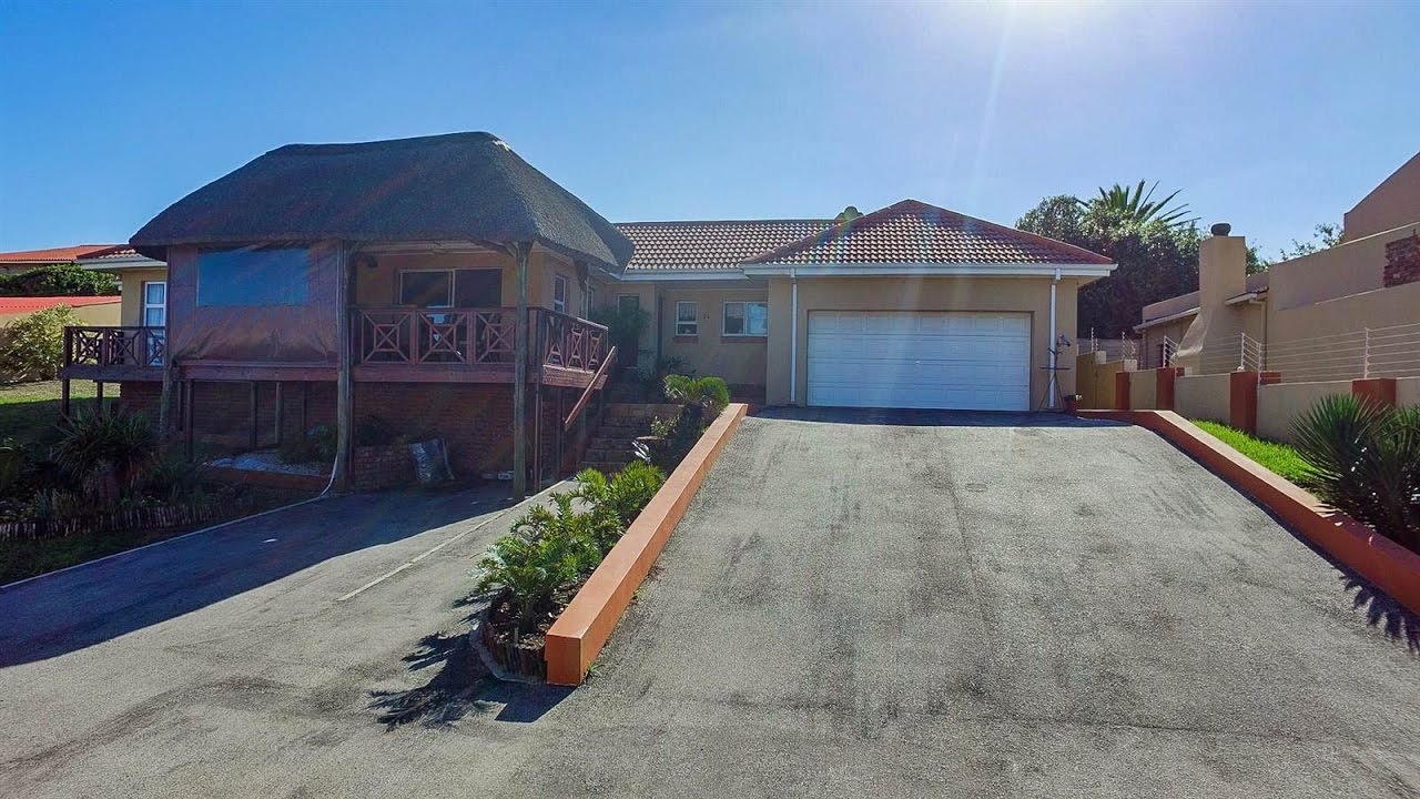 3 Bedroom House for sale in Eastern Cape Port Elizabeth Seaview