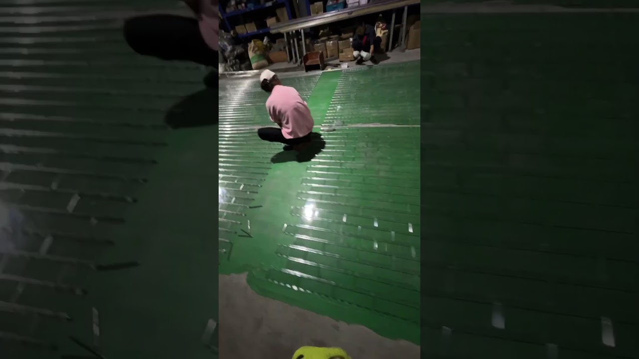 Polycarbonate crystal roller shutter door is being assembled. 