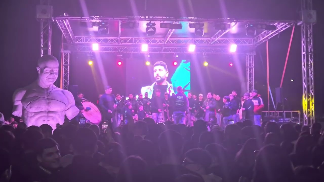 Esibizione al festival del carrista I Wagliun Ra Vie e For novembre 2025 macerata campania 