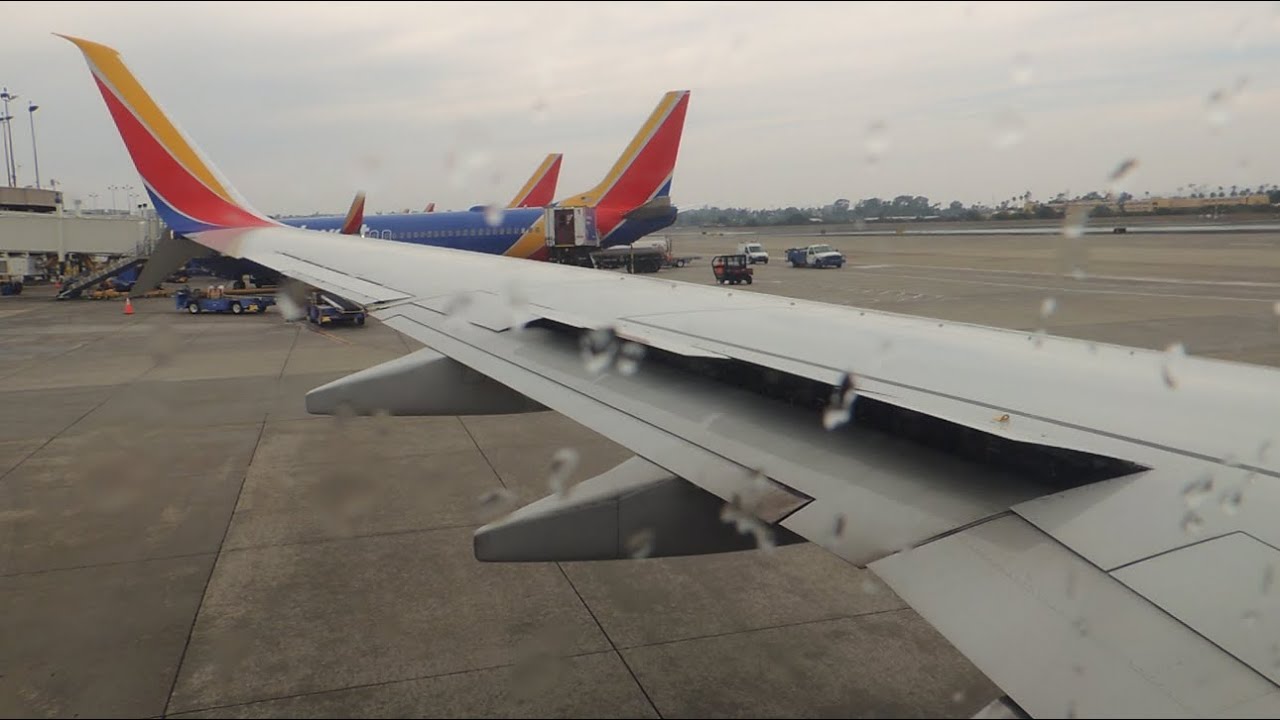 Southwest Airlines Boeing 737-700 [N7752B] pushback, start up, and takeoff  from SAN