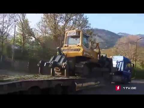 სოფელ საკირეში ხანძრის კერამდე გზის გასაწმენდად მძიმე ტექნიკა შეიყვანეს