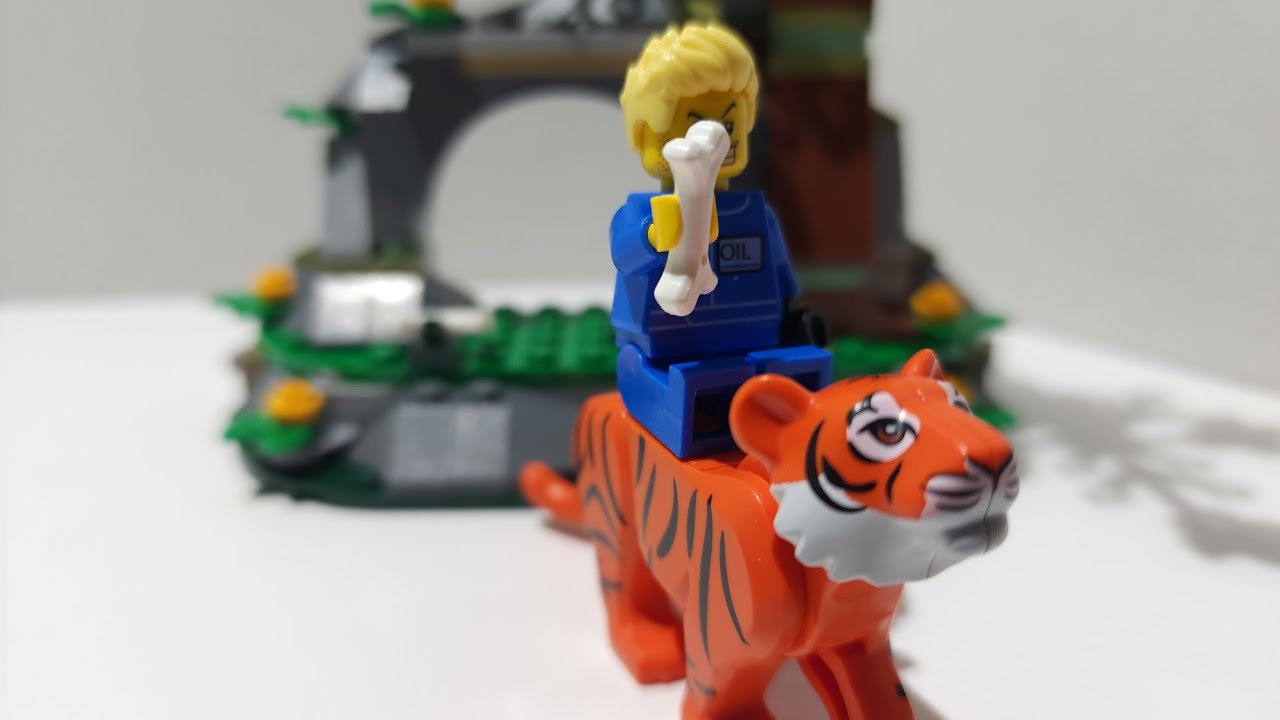 LEGO CITY Jungle Explorer Truck Stop Motion Build