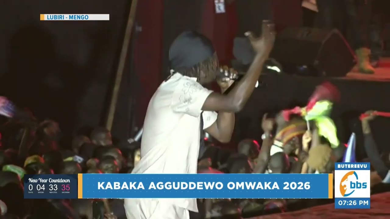 King Saha alinnye ku siteegi nalalula abantu mu #NkuukaBwaguuga