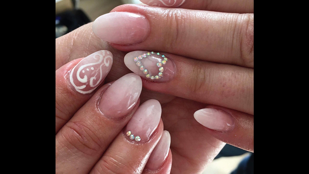 Babyboomer gel nails, Valentine s day nails, Valentinske gelove nechty ...