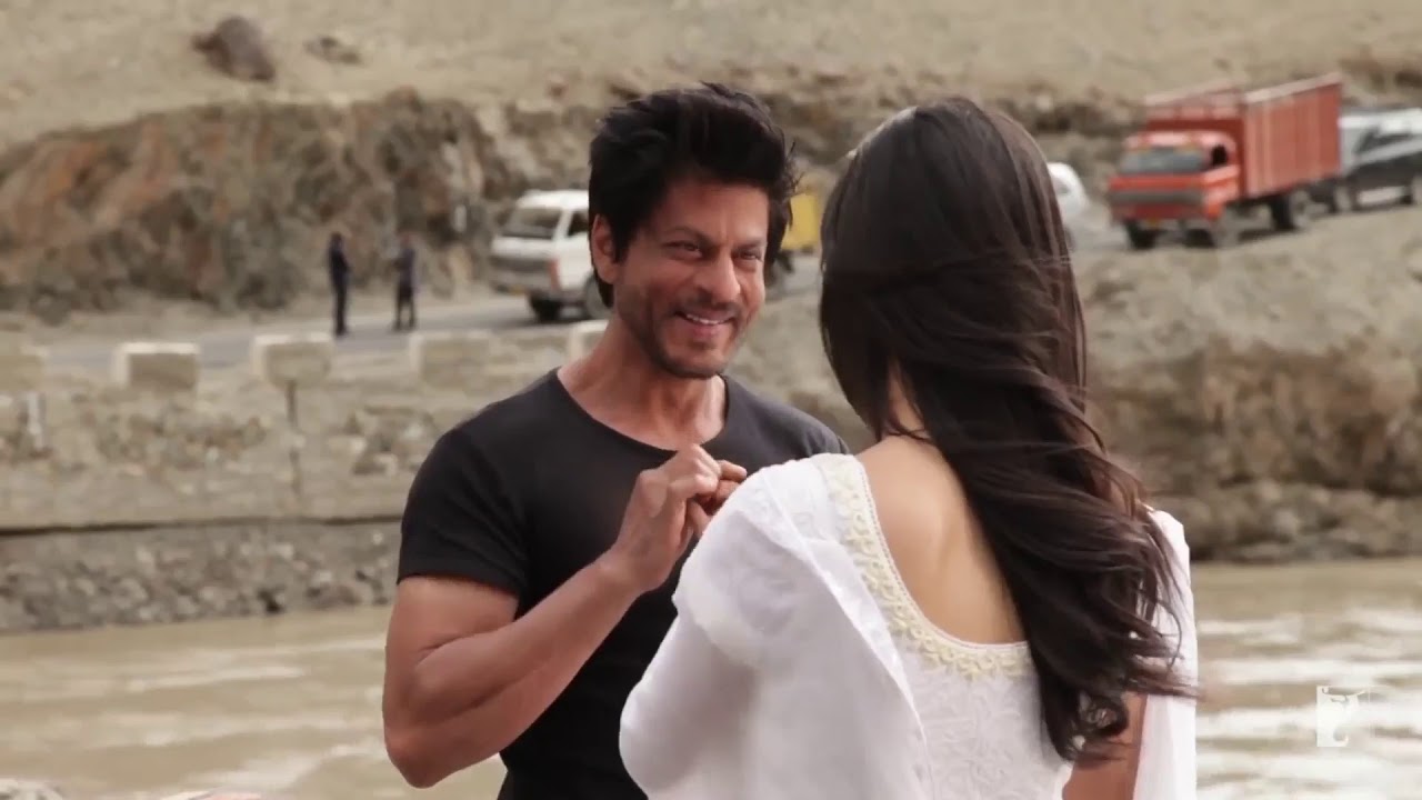 Making Of The Film   Jab Tak Hai Jaan   Sweet scenes Shah Rukh Khan