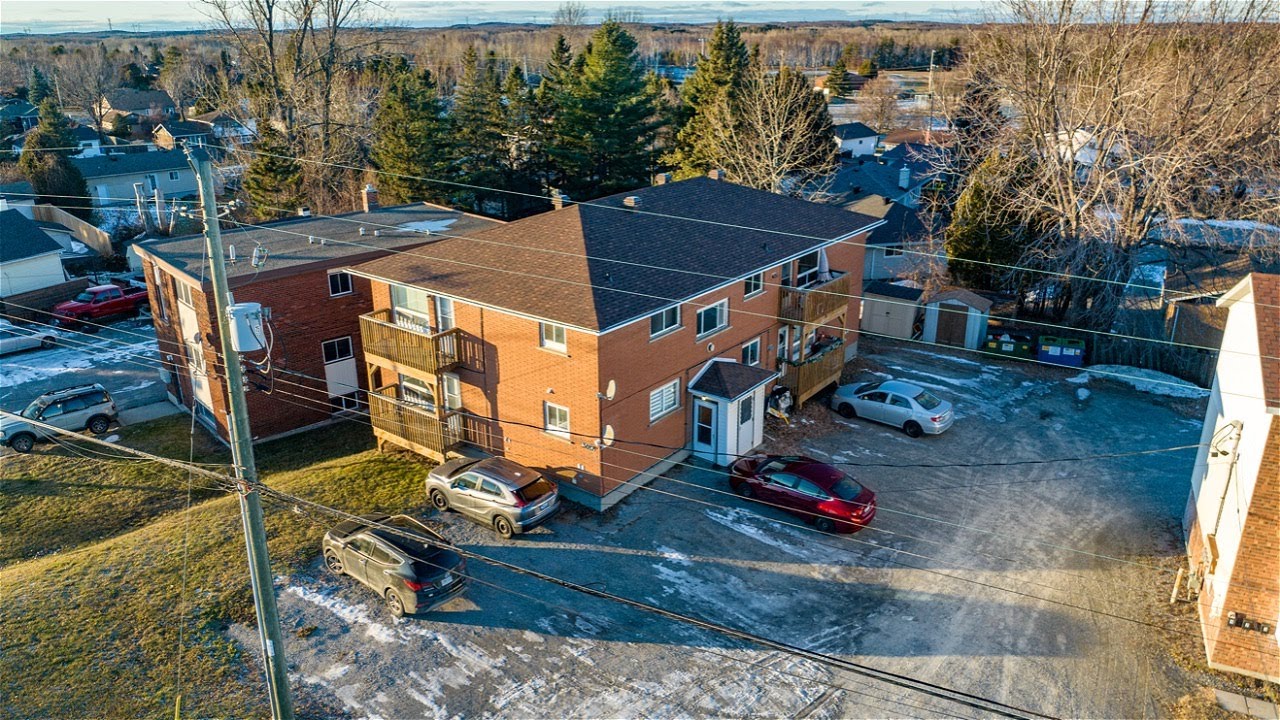 3017 Falconbridge Highway, Garson 8 unit apartment building for sale
