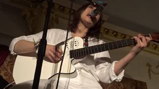 "Imagining My Man", Aldous Harding - Brighton, Mai 2017 chords