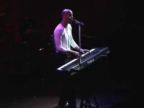 Shu - "Shut Up" (Live @ Joe's Pub)