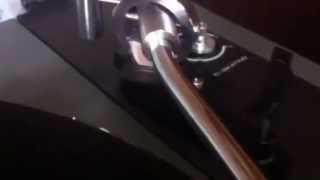 Pioneer PL-112D Turnable - Marantz PM 710 DC Amplifier - Advent 4002 - By Artico40