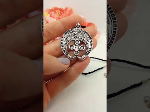 Кулон оберіг на шнурку "срібляста лунница" з птахами зберігачами амулет, видео 1