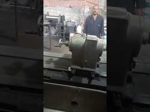 المهندس سامي عرفه ابو ورده رئيس مجلس الإدارة والعضو المنتدب لشركة القناة لتوزيع الكهرباء يقود