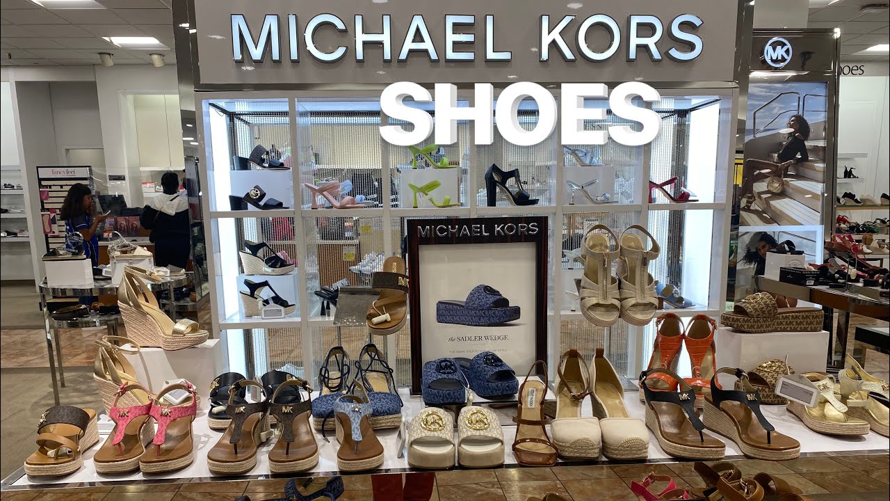 MICHAEL KORS SHOES:SNEAKERS ~SANDALS ~SLIPPERS AT MACY SHOP WITH ME -  YouTube