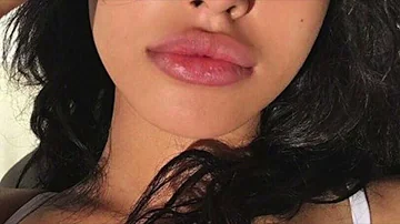 perfect wide puffy lips